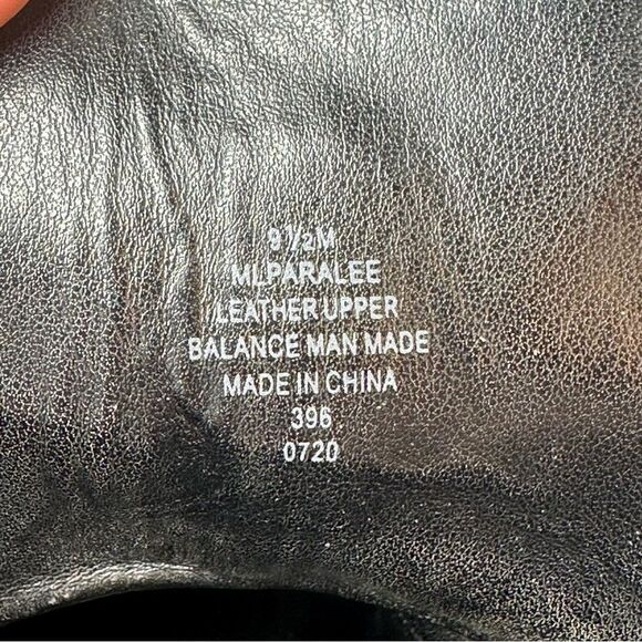 Marc Fisher LTD. Black Paralee Front Zip Leather Booties Size 9 - Picture 4 of 17